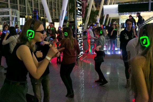 Tego jeszcze nie było – Silent Disco na lotnisku