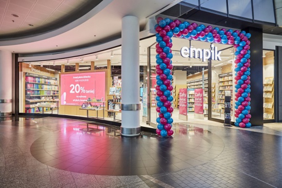 Empik w Złotych Tarasach zmienił się w Future Store! BIZNES, Handel - Już dziś w centralnym punkcie handlowo-komunikacyjnym Warszawy swoje podwoje ponownie otwiera salon Empik. Sklep w Złotych Tarasach będzie piętnastym Future Store Polsce.