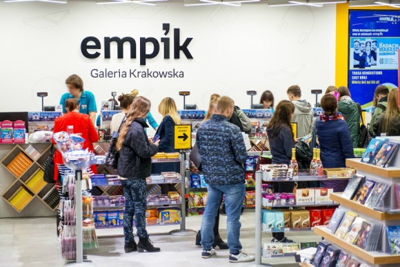 Empik Future Store w Galerii Krakowskiej BIZNES, Handel - Galeria Krakowska rozwija się w wielkim stylu – po przebudowie został otwarty nowoczesny Empik Future Store.