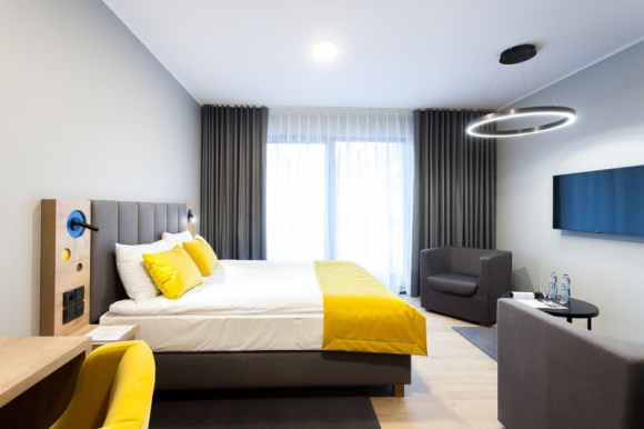 Hotel Number One zaprasza na Wielkanoc LIFESTYLE, Podróże - Gdański Number One przygotował kolejną ofertę świąteczną. Goście będą mogli skorzystać z pakietów wielkanocnych, w ramach których czeka na nich m.in. malowanie pisanek, uroczyste posiłki oraz świąteczna niespodzianka w pokoju. Ceny pobytu rozpoczynają się od 303 zł/os za noc.