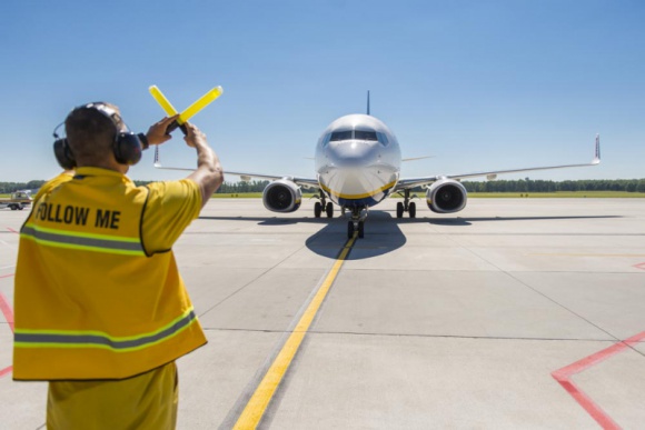 Wystartuj w konkursie i poznaj wrocławskie lotnisko od kulis LIFESTYLE, Podróże - Nowoczesny terminal Portu Lotniczego Wrocław ma już 7 lat. Z tej okazji lotnisko ogłasza konkurs, w którym nagrodą jest wyjątkowa wycieczka.